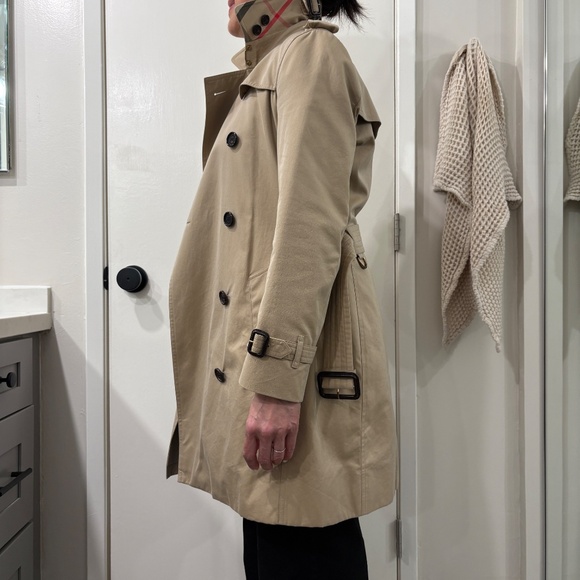 Burberry Honey Kensington Medium Trench Coat US4 - Picture 10 of 16